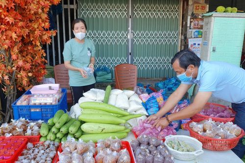 Chợ 0 đồng và những bữa cơm nghĩa tình đất Tây Đô trong đại dịch