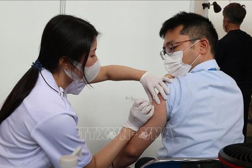 Nhật Bản tăng tốc tiêm chủng để duy trì mốc 1 triệu liều/ngày