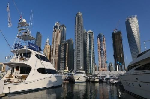 Saudi Arabia tìm cách thay thế UAE và Qatar trở thành trung tâm vùng