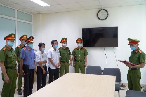 Khởi tố 3 chuyên viên kê khống 353 ngôi mộ