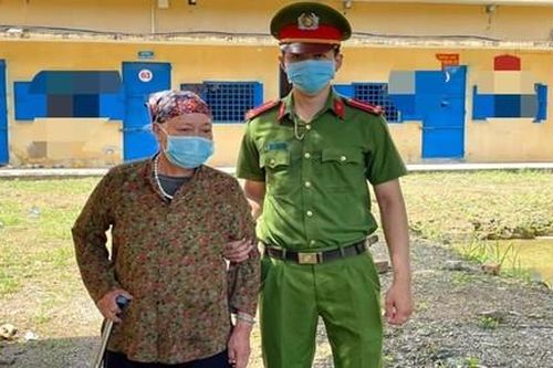Người phụ nữ 74 tuổi bị bắt sau 23 năm trốn truy nã tội giết người