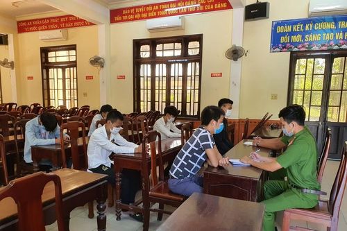 Nhóm côn đồ đánh nhiều người nhập viện vì cho rằng 'nhìn đểu'