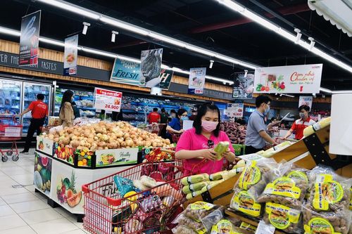Hàng hóa chất đầy kệ, người Sài Gòn không cần lo thiếu thực phẩm