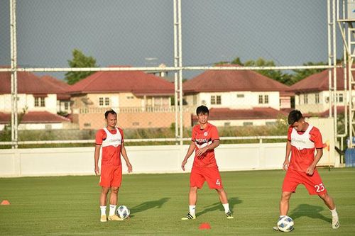 Viettel FC có buổi tập đầu tiên tại Bangkok