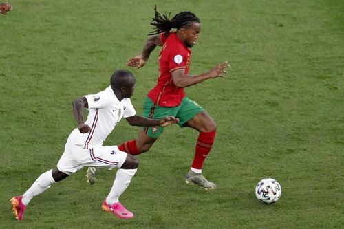 Renato Sanches nổi bật hơn Kante ở khoản chơi xe