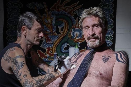 Internet Mỹ xôn xao trước cái chết của huyền thoại McAfee