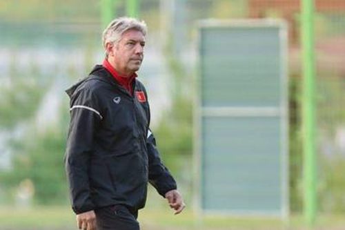 Giám đốc kỹ thuật Jurgen Gede dẫn dắt CLB Viettel ở AFC Champions League