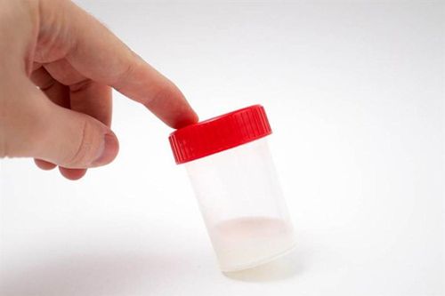 Rao bán tinh trùng của mình trên mạng, hai người đàn ông gặp kết đắng