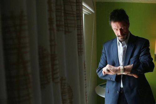 Huyền thoại bảo mật John McAfee tự sát trong tù