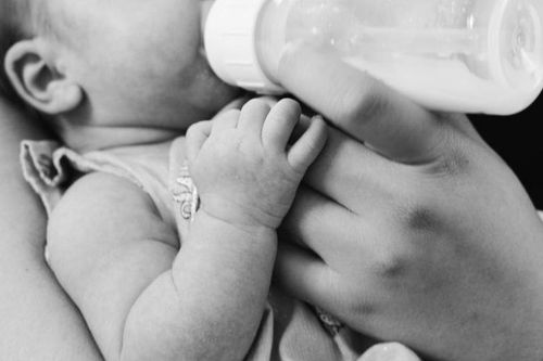 Công ty đầu tiên trên thế giới chế tạo sữa mẹ từ tế bào tuyến vú