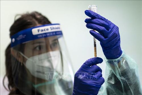 Mỹ cân nhắc bổ sung tác dụng phụ sau khi tiêm vaccine sử dụng công nghệ mRNA