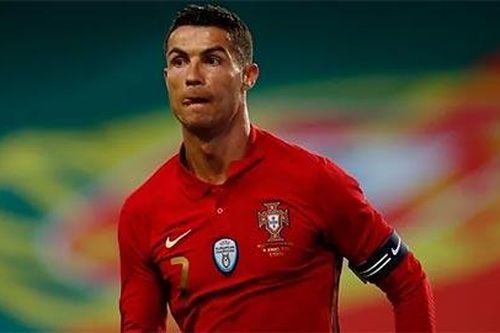 Ronaldo tiến thêm một bước tới PSG