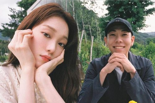 Rộ tin đồn Loco hẹn hò Lee Sung Kyung sau loạt ảnh chụp giống nhau: chiến hạm Loco - Hwasa đã chìm?