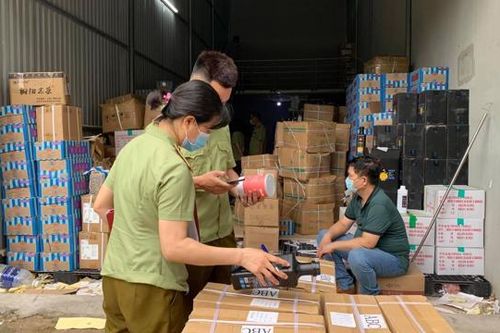 Thu giữ hàng tấn nguyên liệu trà sữa chưa rõ nguồn gốc