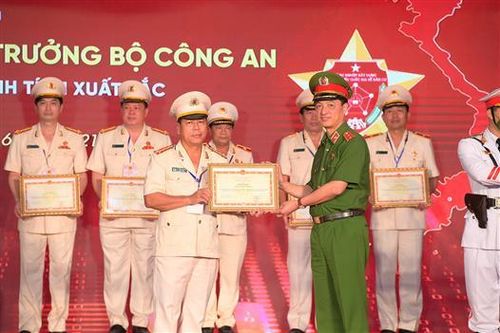 Công an Quảng Trị được Bộ trưởng Bộ Công an tặng bằng khen quá trình thực hiện 2 dự án trọng điểm
