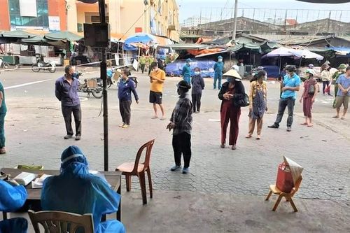 Người bán rau ở chợ đầu mối nông sản lớn nhất Nghệ An dương tính với nCoV