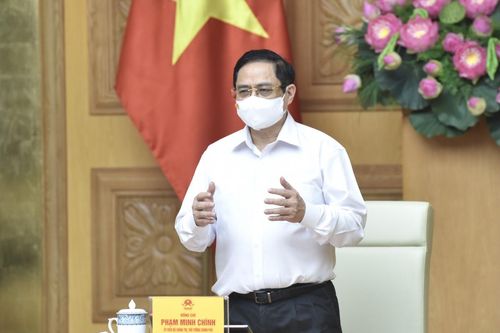 Thủ tướng: Khẩn trương thí điểm sử dụng hộ chiếu vaccine với khách quốc tế