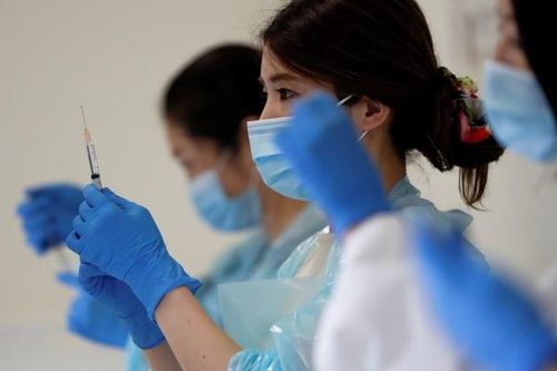 Châu Á vượt mặt châu Âu về tốc độ tiêm chủng vắc xin COVID-19