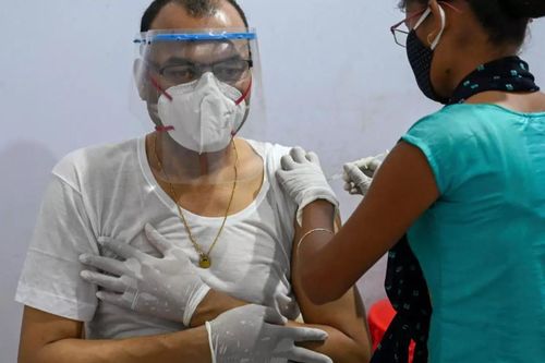 Hơn 2.000 người Ấn Độ bị tiêm vaccine giả