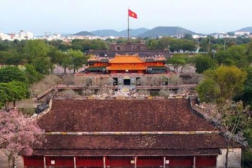 Thận trọng trùng tu di tích Điện Thái Hòa