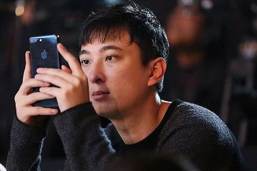 Thiếu gia Trung Quốc ăn chơi khét tiếng, đeo đồng hồ tiền tỷ cho chó giờ sao?