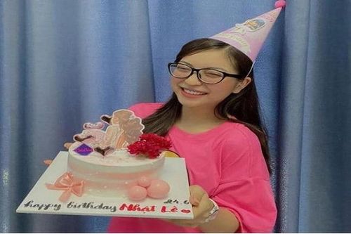 Bồ cũ Quang Hải đón sinh nhật giản dị, netizen hỏi: 'Tình mới đâu?'