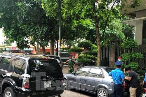 Bãi xe lậu tại Linh Đàm bị yêu cầu giải tỏa trước 27/6