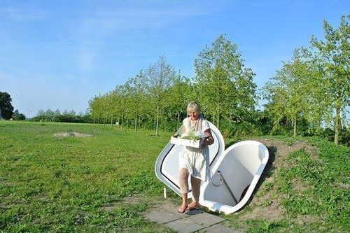 Độc đáo tủ lạnh chôn dưới đất không cần dùng điện