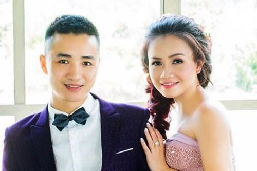 Chồng cũ Hoàng Yến 'Về nhà đi con' thể hiện thái độ bức xúc tột độ sau vụ đấm gẫy mũi vợ cũ giữa quán