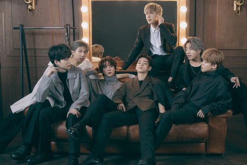 Tài khoản Instagram chính thức của BTS bất ngờ đăng ảnh 'giường chiếu': Chuyện gì thế này?