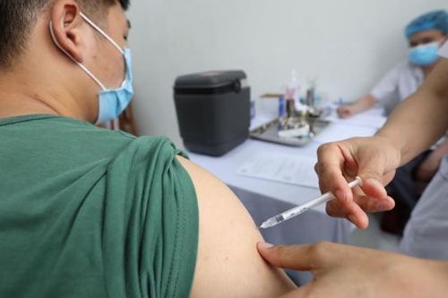 Đẩy nhanh tiến độ thử nghiệm lâm sàng giai đoạn 3 vaccine Nano Covax