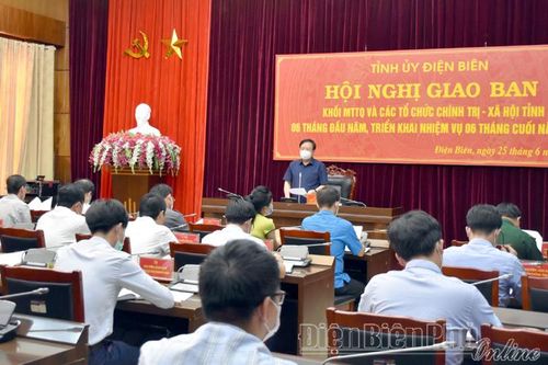 Tiếp tục thực hiện hiệu quả các cuộc vận động, phong trào thi đua yêu nước
