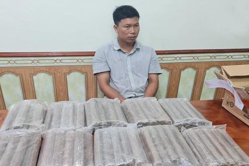 Khởi tố 2 đối tượng về hành vi tàng trữ trái phép vật liệu nổ