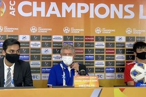 'Thuyền trưởng' Viettel FC: Đối đầu với nhà vô địch là một thử thách
