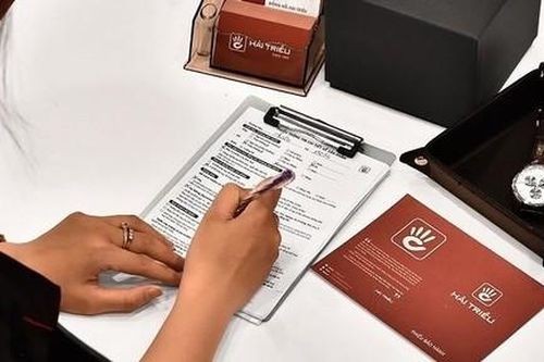 Sự thật về đồng hồ xách tay giá rẻ không phải ai cũng biết?