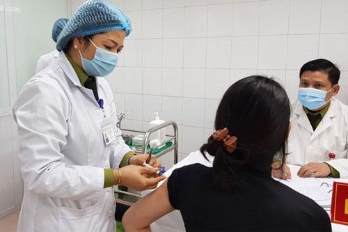 Đẩy nhanh tiến độ thử nghiệm lâm sàng vắc xin Nano Covax giai đoạn 3