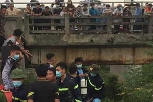 Cô gái 20 tuổi để xe đạp trên cầu rồi lao xuống sông trước sự bàng hoàng của người đi đường