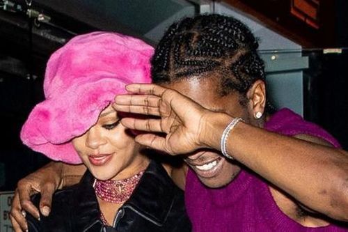 'Doanh nhân kem trộn' Rihanna lười đi hát đến nỗi khán giả giờ nhận mặt không ra