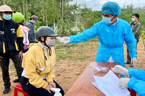 Lãnh đạo bến xe Quảng Ngãi vi phạm quy định chống dịch