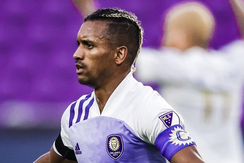 Nani, Higuain sút xa ghi bàn trong ngày chạm trán