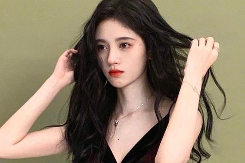 Cúc Tịnh Y bị tiếng thẩm mỹ toàn bộ gương mặt