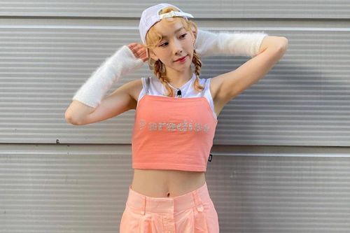 Taeyeon khoe eo thon ở tuổi 32