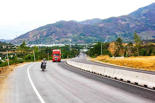 Khánh Hòa: Tất cả quán ăn trên tuyến Quốc lộ (đoạn thuộc Khánh Hòa) chỉ được bán mang về