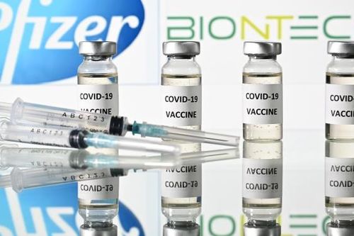 FDA tiếp tục cảnh báo chứng viêm cơ tim khi tiêm vaccine của hãng Pfizer và Moderna