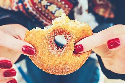 Cấm quảng cáo đồ ăn vặt để chống béo phì