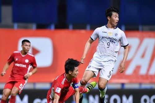 Viettel thua phút bù giờ trước đương kim vô địch Hàn Quốc ở AFC Champions League