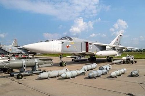 Truyền thông Mỹ cảnh báo sự nguy hiểm của Su-24M Nga vừa 'dằn mặt' chiến hạm Anh trên Biển Đen