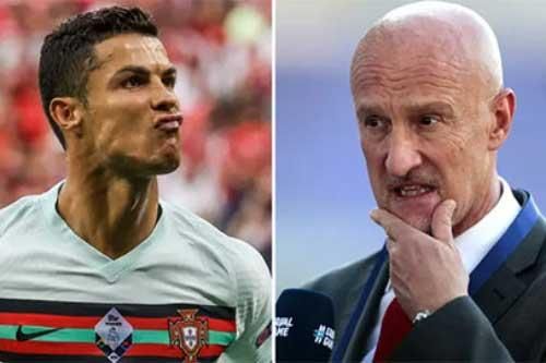 HLV ĐT Hungary chỉ trích Ronaldo ăn mừng quá lố
