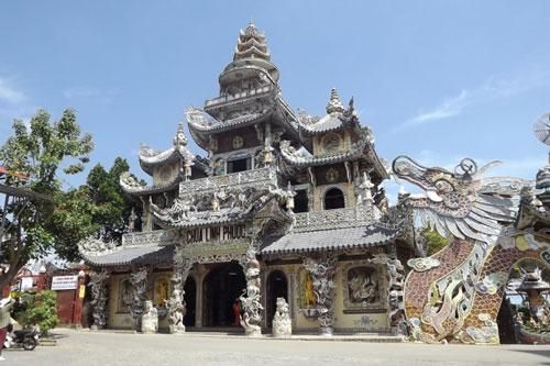 Khám phá chùa Linh Phước Đà Lạt – 18 tầng địa ngục