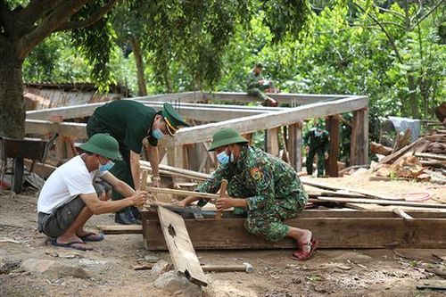Mái ấm thắm tình quân dân